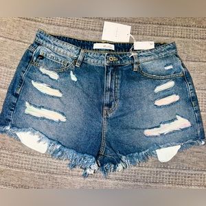 NWT KanCan High Rise Frayed Multicolor
Distressed Thread Jean Shorts Size 31